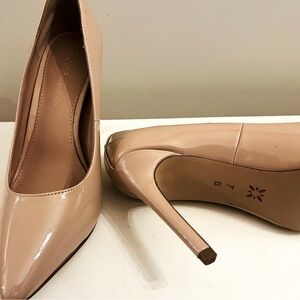 BCBGeneration Women's Nude Pumps( never worn)